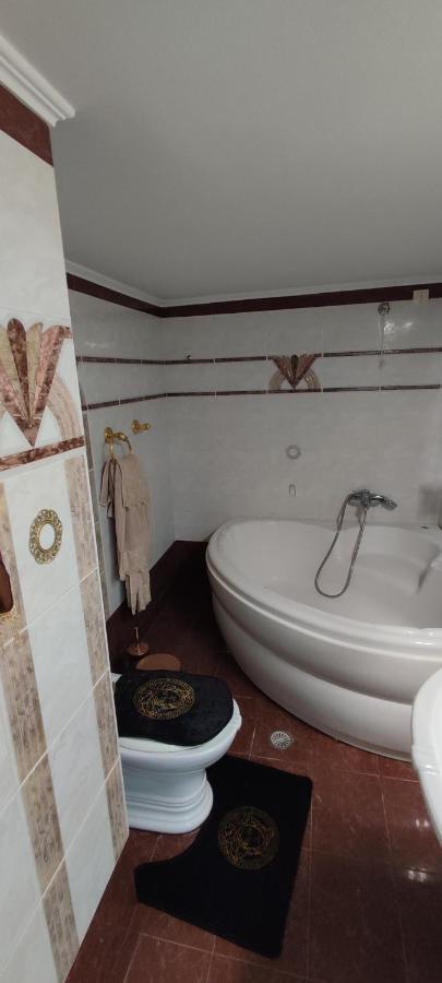 Ixian House Apartment Esterno foto