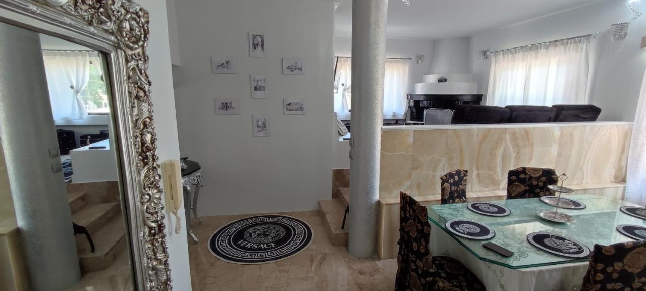 Ixian House Apartment Esterno foto