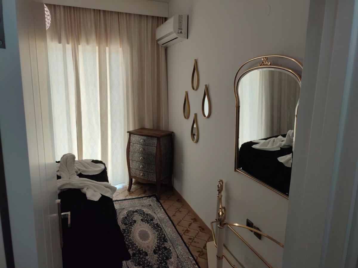 Ixian House Apartment Esterno foto