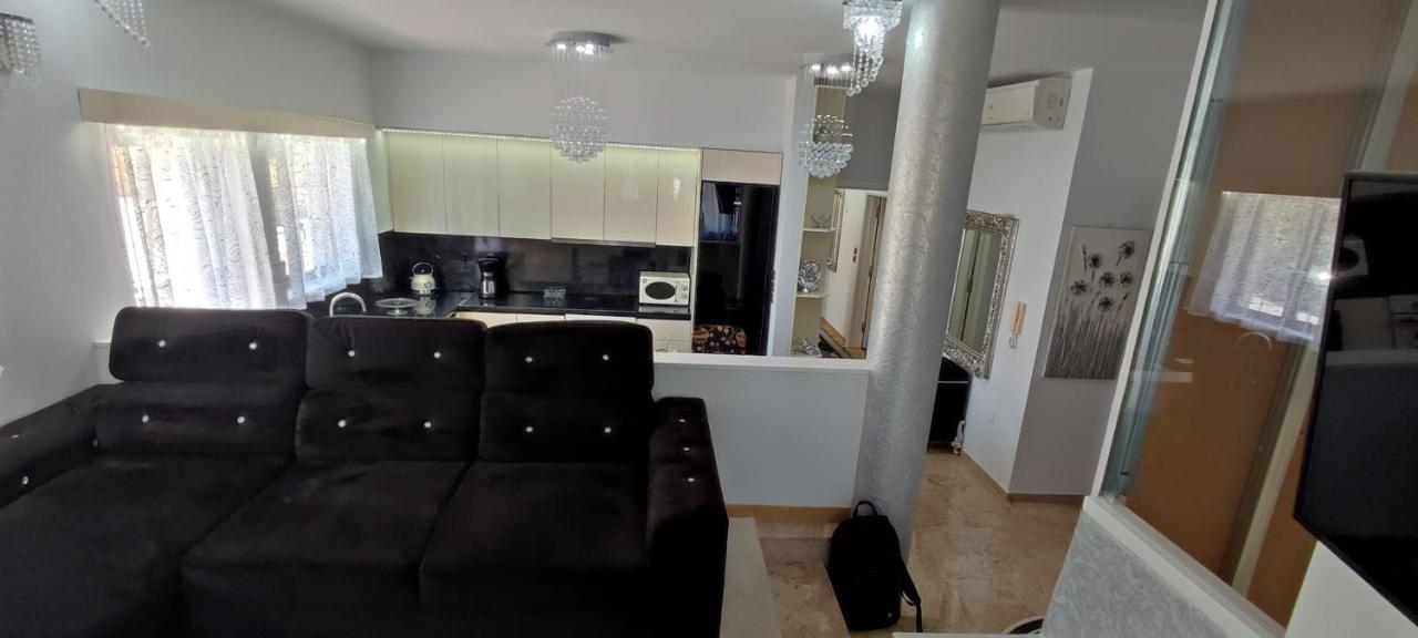 Ixian House Apartment Esterno foto